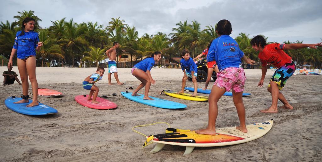 Kame Surf Camp 호텔 아시니 외부 사진