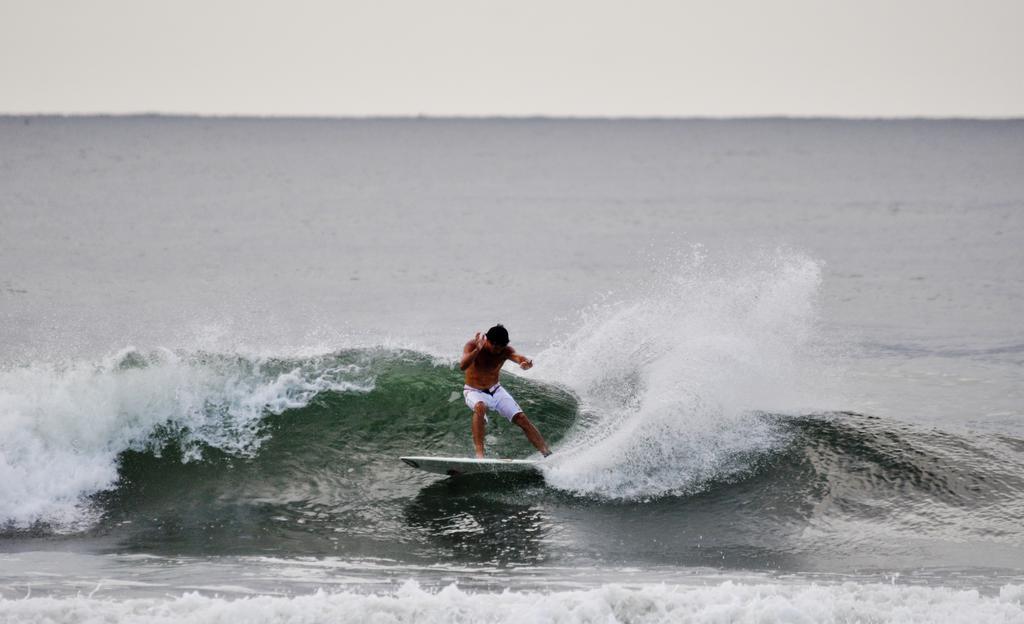 Kame Surf Camp 호텔 아시니 외부 사진